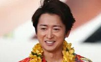 ついに左腕のタトゥーを公開した大野智（45）